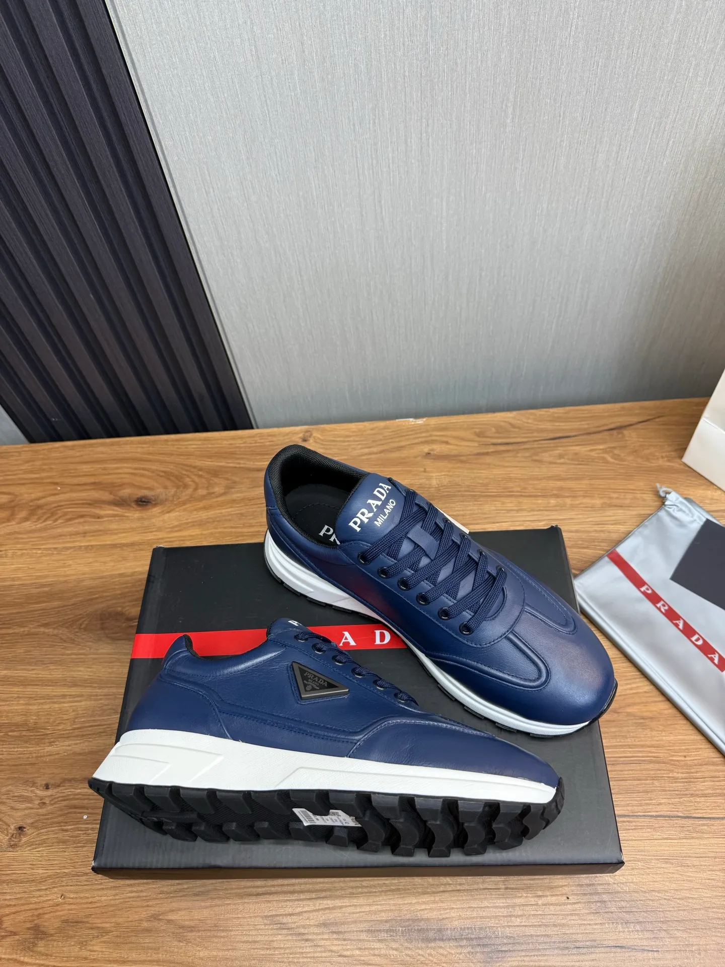 Factory price 640💰 [PRADA] Popular items in men's shoe counters, synchronized with the official website, 1 high-quality shipment ✔️Original cowhide + cowhide lining, 1🆚1 replica, original sole, 38-45 (45 customized, non-refundable)
